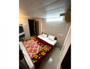Hotel Forever, Ujjain